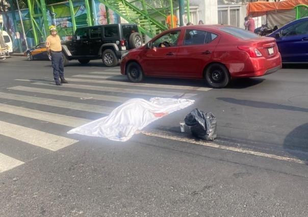 Muere adulta mayor atropellada por camión de obra en Coyoacán