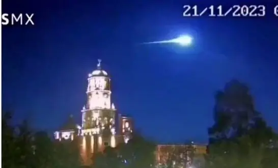 VIDEO: Captan caída de meteorito en varios estados