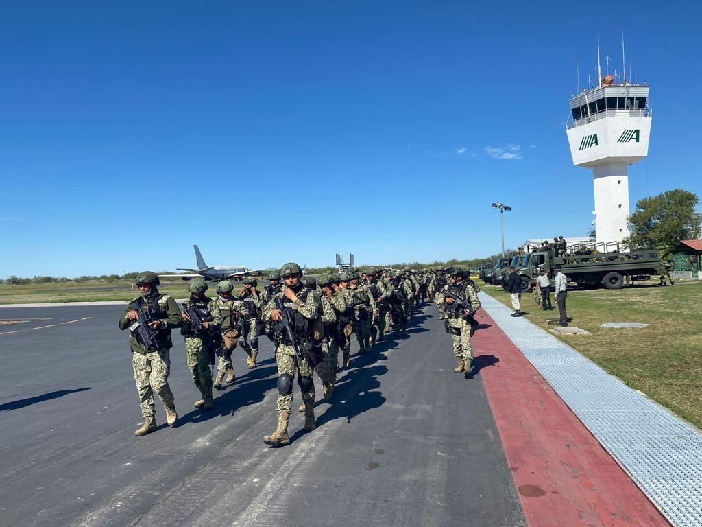 Los efectivos llegaron a Nuevo Laredo en un nuevo enroque. Fotos: Perla Reséndez