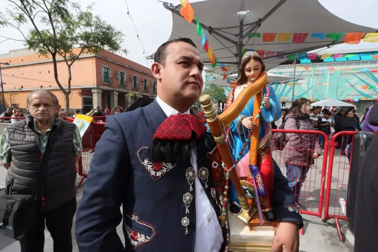 Mariachis celebran el Día del Músico y van a la Basílica a dar gracias. Foto y video: Ramón Ramírez