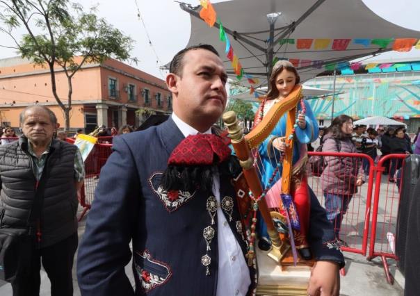 Mariachis celebran el Día del Músico y van a la Basílica a dar gracias