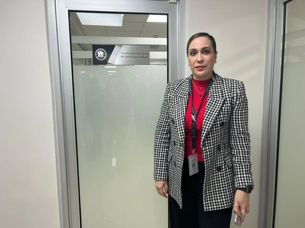 La directora del Centro, Wendolyn Ledezma Castañeda, aseguró que el Centro de Justicia para las Mujeres de Nuevo León es para todas las mujeres y no es requisito que tengan ninguna nacionalidad mexicana.   Foto: Cynthia Pardo