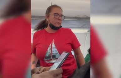 Pasajera se baja los pantalones y amenaza con orinarse en pasillo de avión