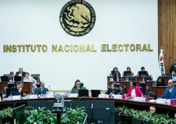 INE extiende vigencia de credenciales para votar en elecciones 2024