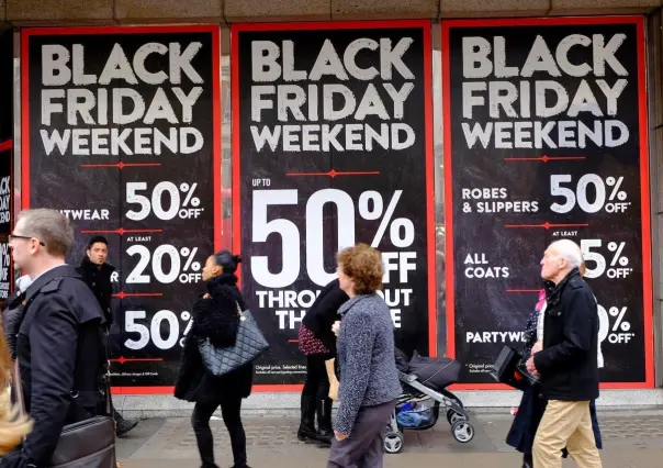 Realizan estadounidenses compras sin entusiasmo en Black Friday