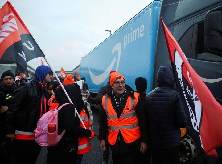 Los sindicatos consideran que este Black Friday podría ser la mayor jornada de huelga de la historia de Amazon, una empresa bastante reticente a los sindicatos. Foto: Reuters.