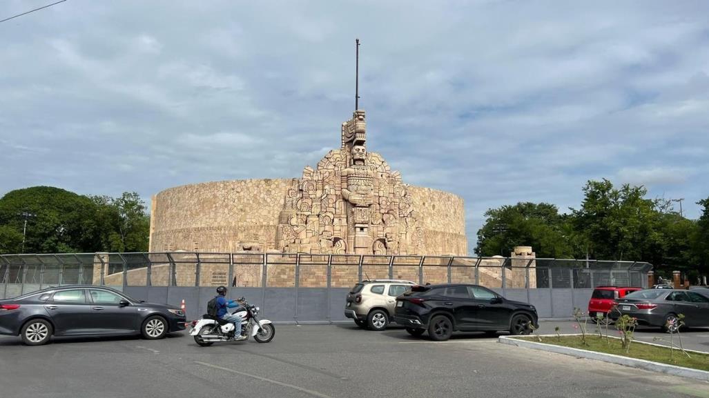 Preparativos para la marcha 25N en Monumento a la Patria de Mérida