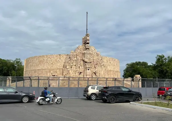 Preparativos para la marcha 25N en Monumento a la Patria de Mérida