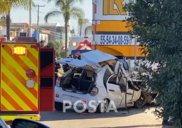 Inicia el sábado con dos occisos en terrible accidente