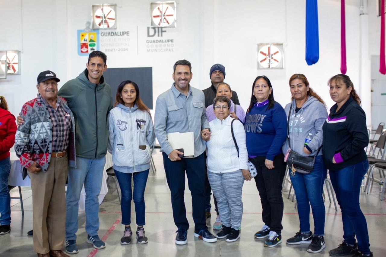 Tomás Montoya corroboró los avances en la reducción de índices delictivos, de violencia familiar y reportes de vecinos ruidosos. Fotos. Cortesía