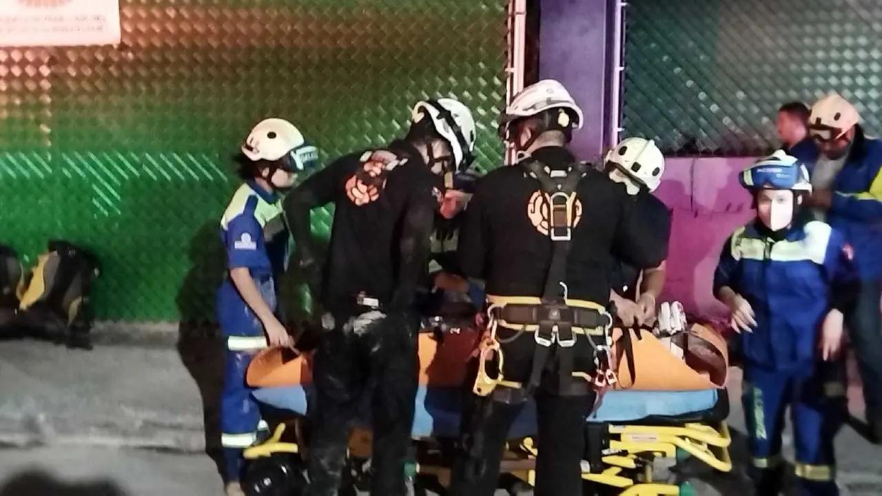 Protección Civil rescató a un hombre tras caer al interior de una cisterna en San Nicolás. Foto. PCNL