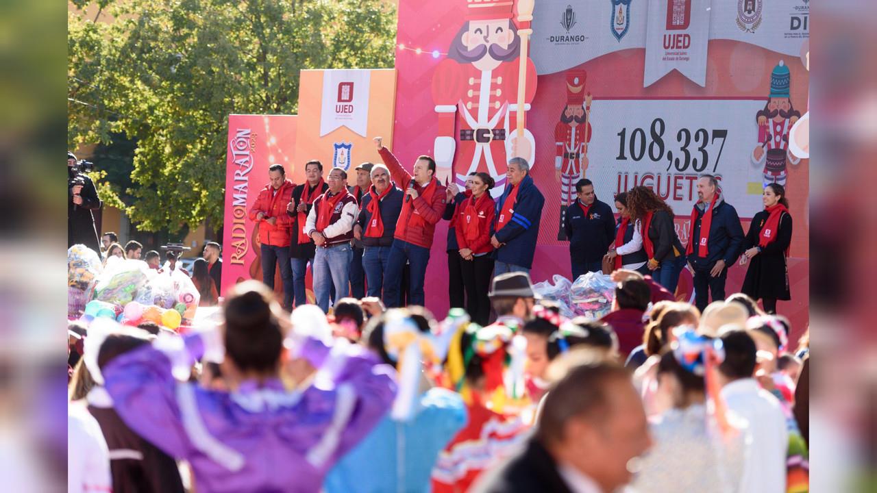 Cifra histórica: Reúne Radio Maratón 233 mil 817 juguetes