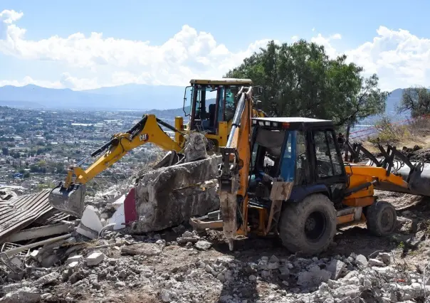 Despliegan camiones cisterna en Chimalhuacán tras derrumbe