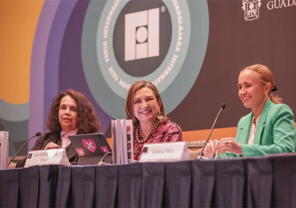 Xóchitl Gálvez olvida el nombre de su libro y la comparan con Enrique Peña Nieto