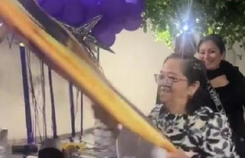 La abuelita, quien se identifica como una verdadera julianera, ha sido fanática de Julián desde sus inicios en la industria de la música. Foto: TikTok.