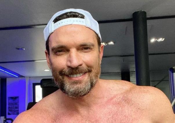 Revela Julián Gil que padece nuevamente cáncer de piel