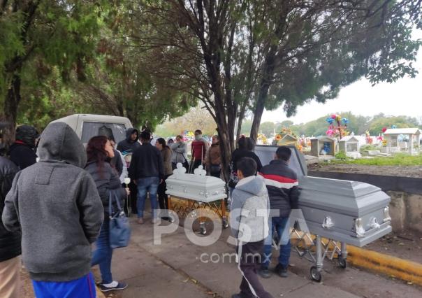 Dan último adiós a Yesenia y su bebé Sofía, murieron en volcadura de Juárez