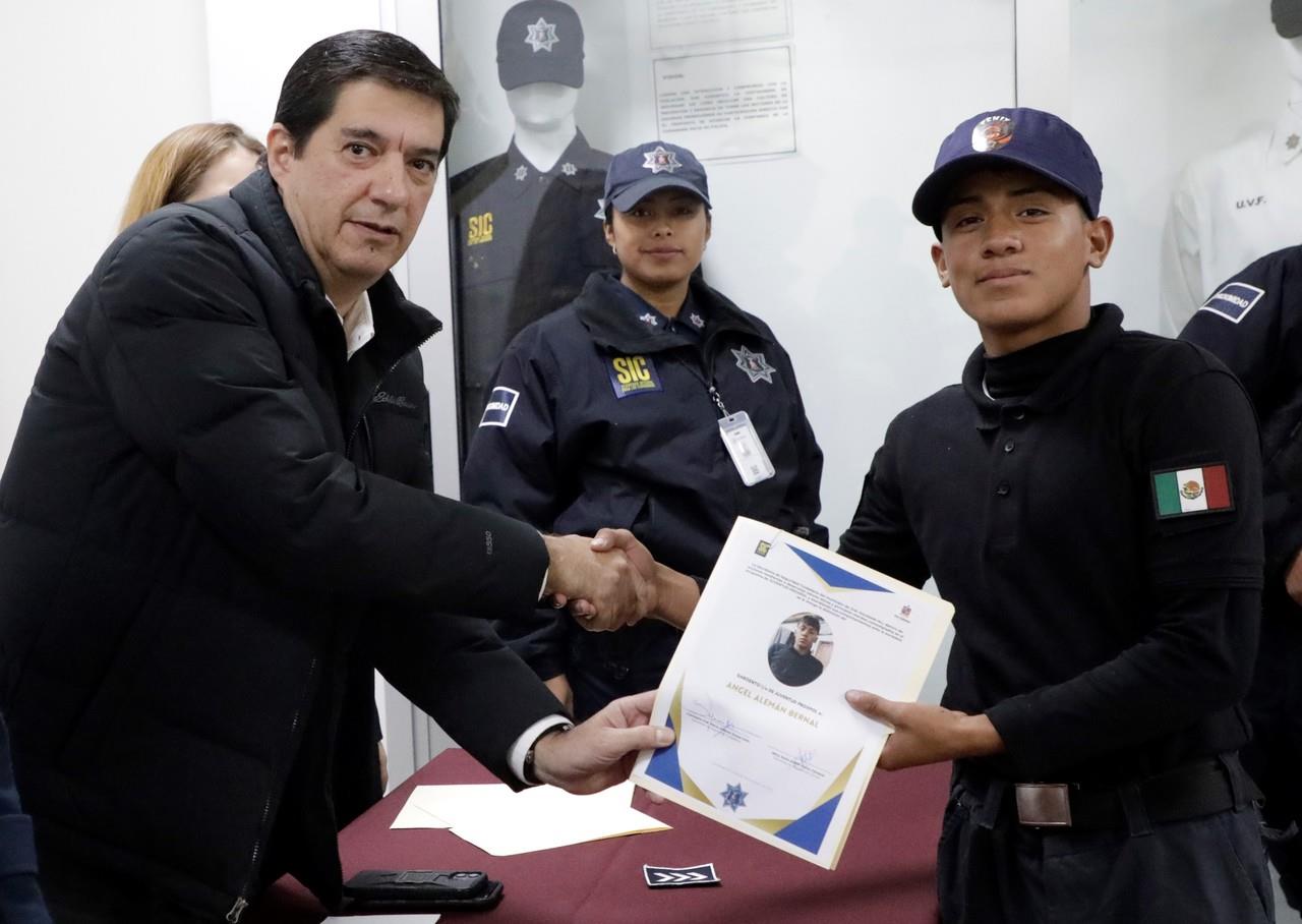 Juventud Proxpol, un proyecto de la Secretaría de Seguridad Ciudadana, tiene como objetivo reclutar adolescentes con inquietud por desarrollar una carrera policial. Foto: Municipio de Escobedo