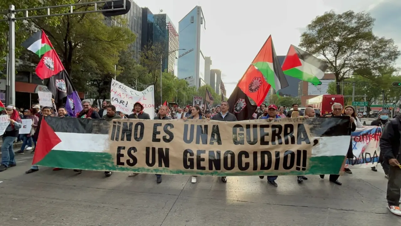 Colectivos marchan en CDMX a favor de la Paz en Palestina. Foto y video: Ramón Ramírez