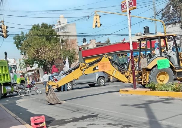 Protestan  trabajadores de transporte de carga  en Chiconcuac