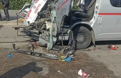 Accidente en la carretera a Tecoh deja dos prensados