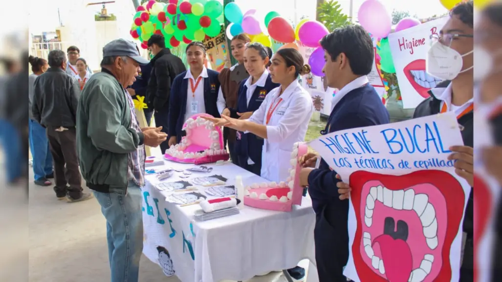 Servicios médicos gratuitos y educación en salud en la Feria de la Salud de la UAdeC en La Perla