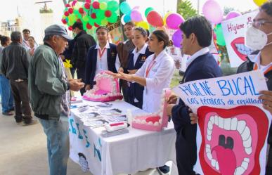 Servicios médicos gratuitos y educación en salud en la Feria de la Salud de la UAdeC en La Perla