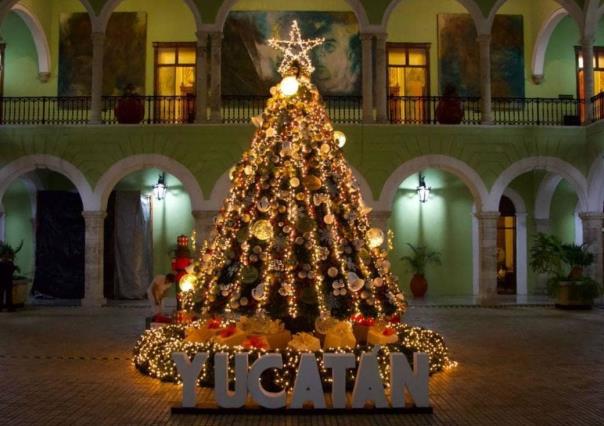 ¡Llegó la magia! El palacio de gobierno se ilumina con el espíritu de La Navidad