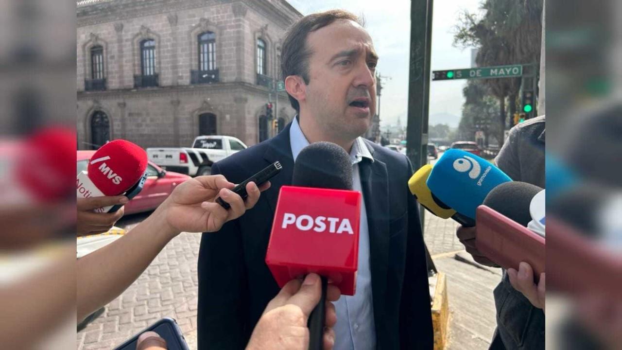 El dirigente estatal del Partido Acción Nacional, Hernán Salinas Wolberg, aseguró que Samuel García está en su derecho de regresar a su cargo como titular del Ejecutivo, pero debe respetar el Congreso de Nuevo León. Foto: Rosy Sandoval