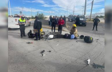 Mujer motociclista muere en impresionante accidente