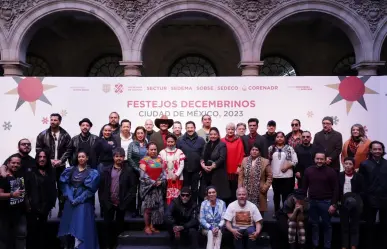 Dan la bienvenida a los festejos decembrinos en la Ciudad de México