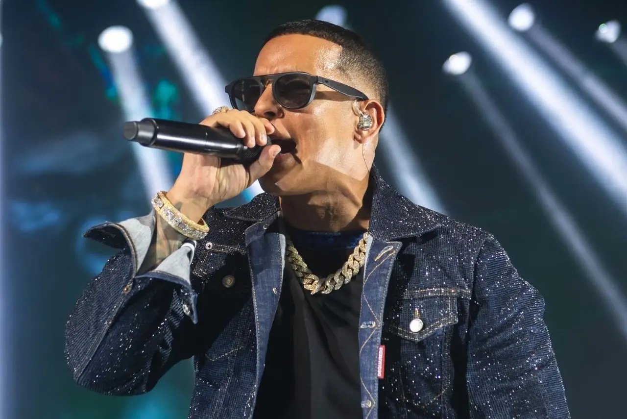 Durante su concierto, Daddy Yankee se sinceró con sus fanáticos, al revelar que los motivos por los cuales se había retirado de la música son meramente religiosos. Foto: CNN.