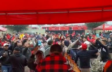 Empleados de Coca-Cola se viralizan por sus bailes en festejo