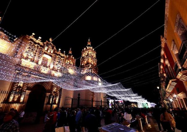 ¿Quién está detrás de las figuras navideñas del alumbrado duranguense?