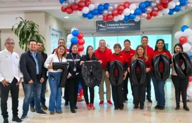 Celebran arribo del pasajero número 700 mil al Aeropuerto de Torreón