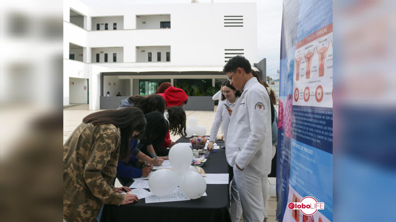 Van Profeco y estudiantes de Medicina en acción colectiva contra la UAD
