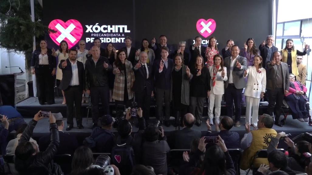 Xóchitl Gálvez presenta equipo de campaña; se suman personajes de PRI, PAN y PRD