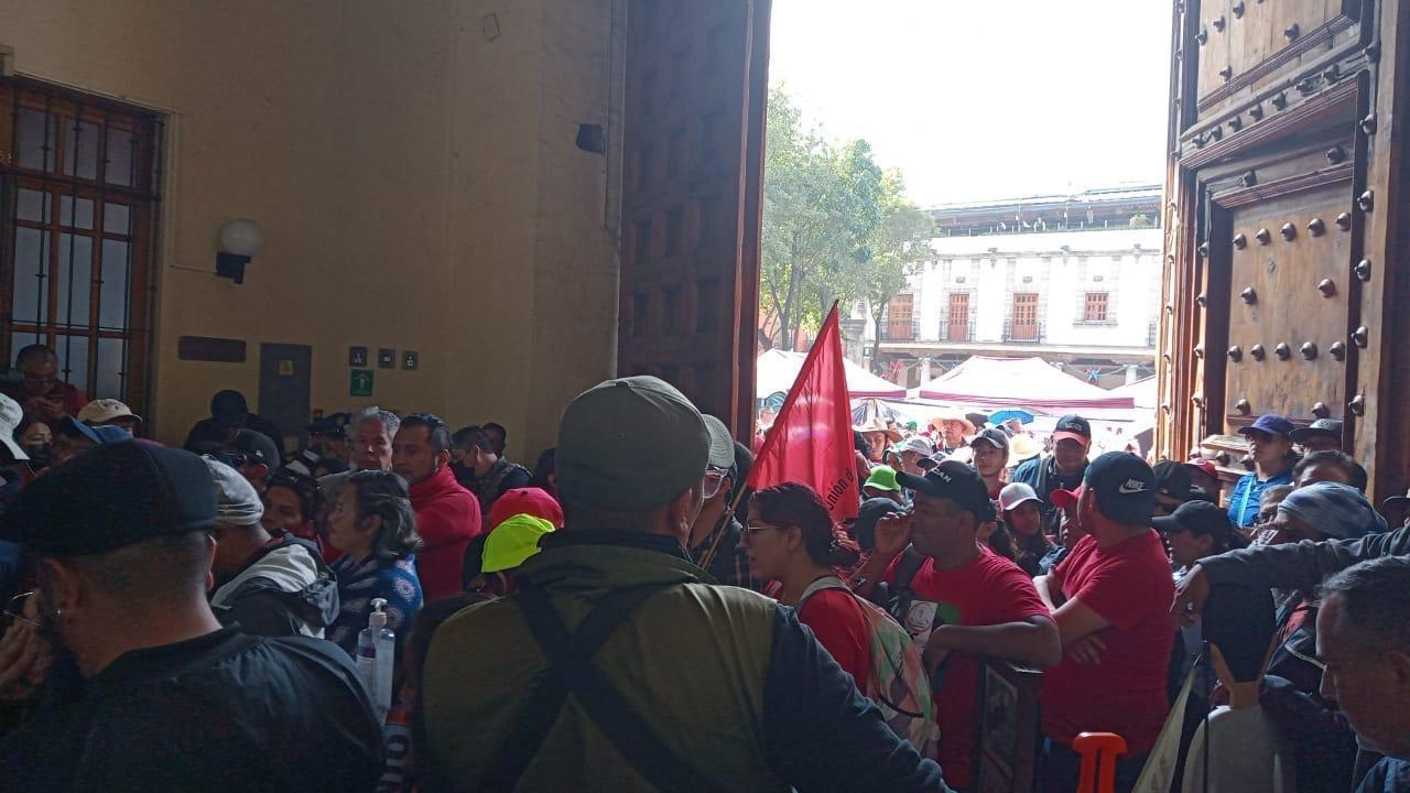 Da portazo la CNTE en la SEP, exigen aumento salarial y basificación Foto: Ramón Ramírez