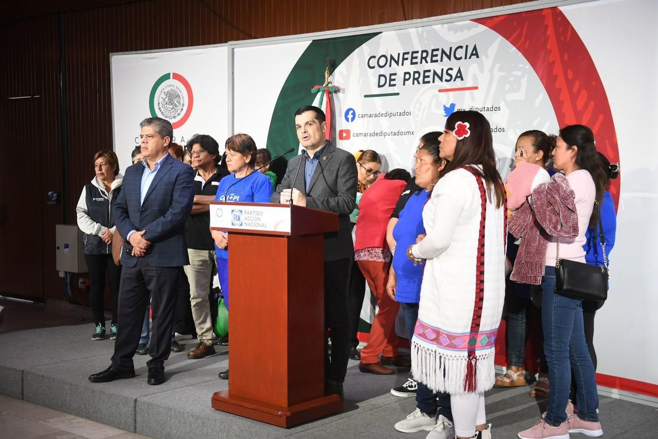 Acuden colectivos a San Lázaro a pedir la no ratificación de Ernestina Godoy Foto:Cecilia Hdez. Delgadillo