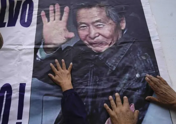 Sale de cárcel Alberto Fujimori, ex presidente peruano acusado de homicidio