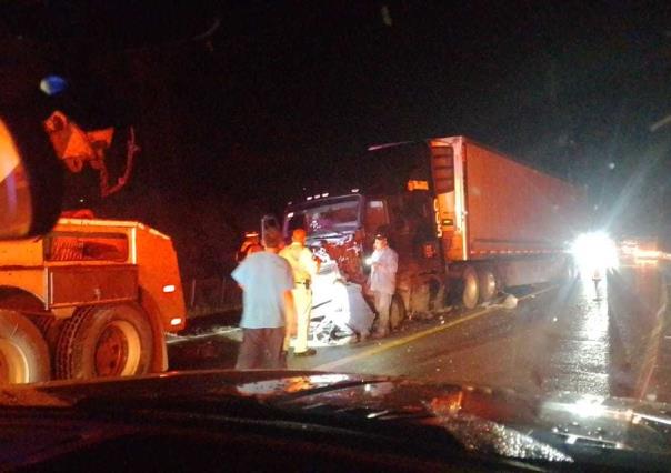 Alerta: Cierran carril por choque de tráilers a la altura de El Mante