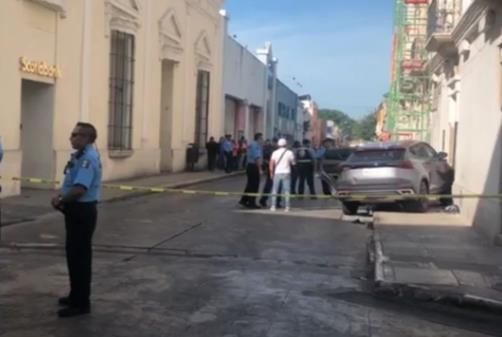 Cuatro personas resultaron heridas luego de que una persona perdiera el control de su camioneta.- Foto de Facebook