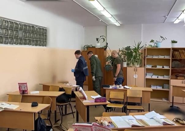 Niña abre fuego en escuela de Rusia; deja 1 muerto y 5 heridos