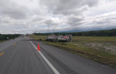 Cierran la Victoria- Zaragoza por volcadura de pipa y derrame de combustible