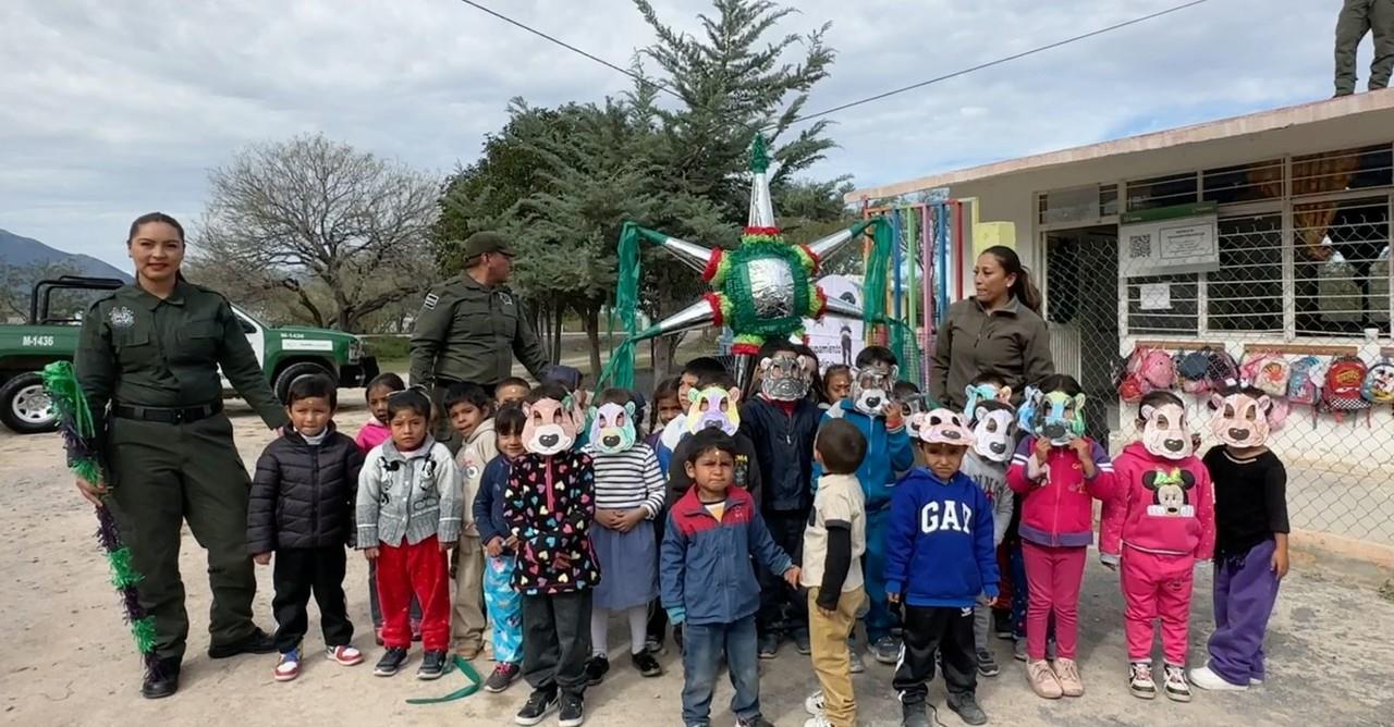 Posada a niños de Agua Nueva. Foto: Cortesía
