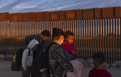 Juez federal pone fin a separación de familias migrantes en frontera por ocho años