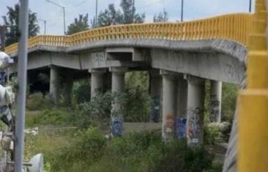 Bloquean vecinos de Neza; exigen reabran un puente