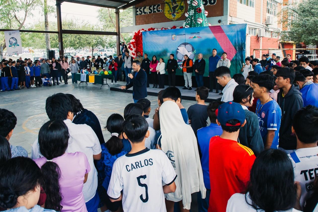 Esta iniciativa, que ha sido implementada por el DIF Guadalupe, tiene como objetivo fortalecer el tejido social y motivar a los adolescentes a practicar deporte y convivir sanamente. Foto: DIF Guadalupe