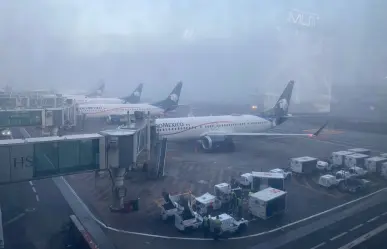 Despegues y aterrizajes detenidos en el AICM por niebla