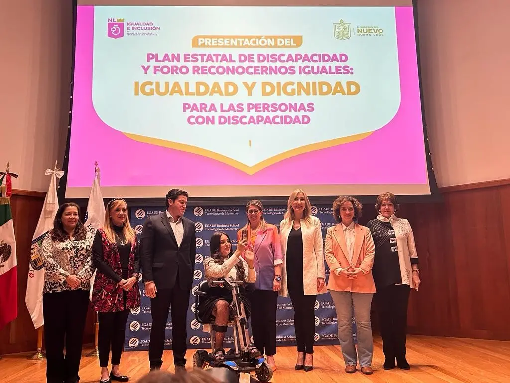 Samuel García Sepúlveda mencionó lo anterior durante la presentación del Plan Estatal de Discapacidad, dónde estuvieron presentes la presidenta del Consejo de discapacidad, María Ángel González Ramos. Foto: Rosy Sandoval